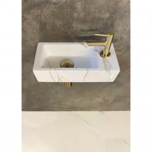 One Pack toilet fontein - Mini-Rhea - Kraangat rechts - 36x18x9 cm - Keramiek carrara - Met gouden koudwaterkraan, plug en sifon